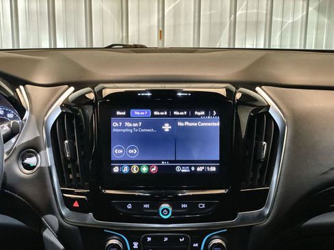 Used 2023 Chevrolet Traverse LT w/ Rear Camera Mirror Package image 13