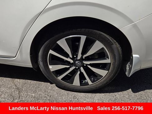 Used 2024 Nissan Sentra SV w/ SV Premium Package FWD image 12