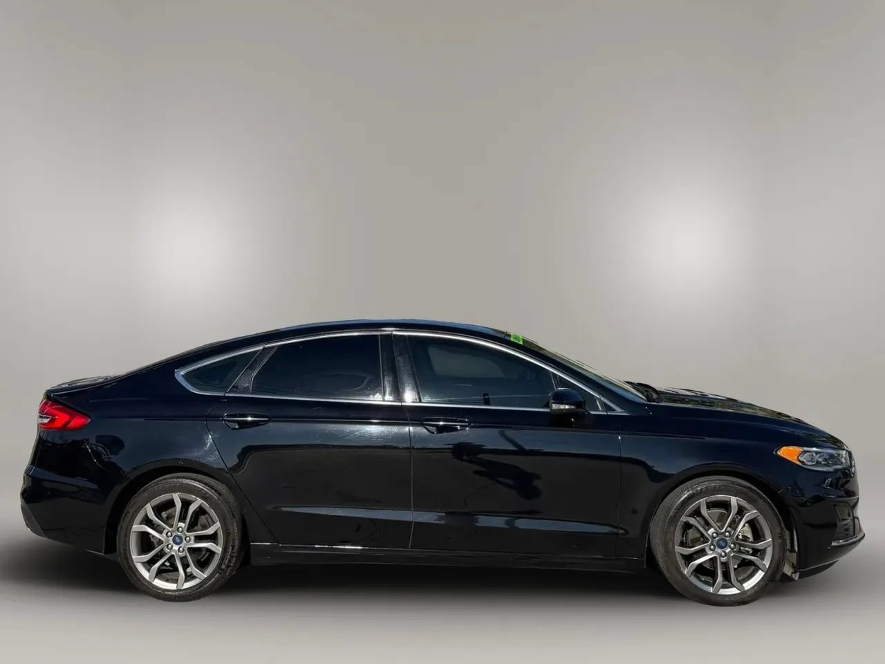 Used 2019 Ford Fusion SEL FWD image 8