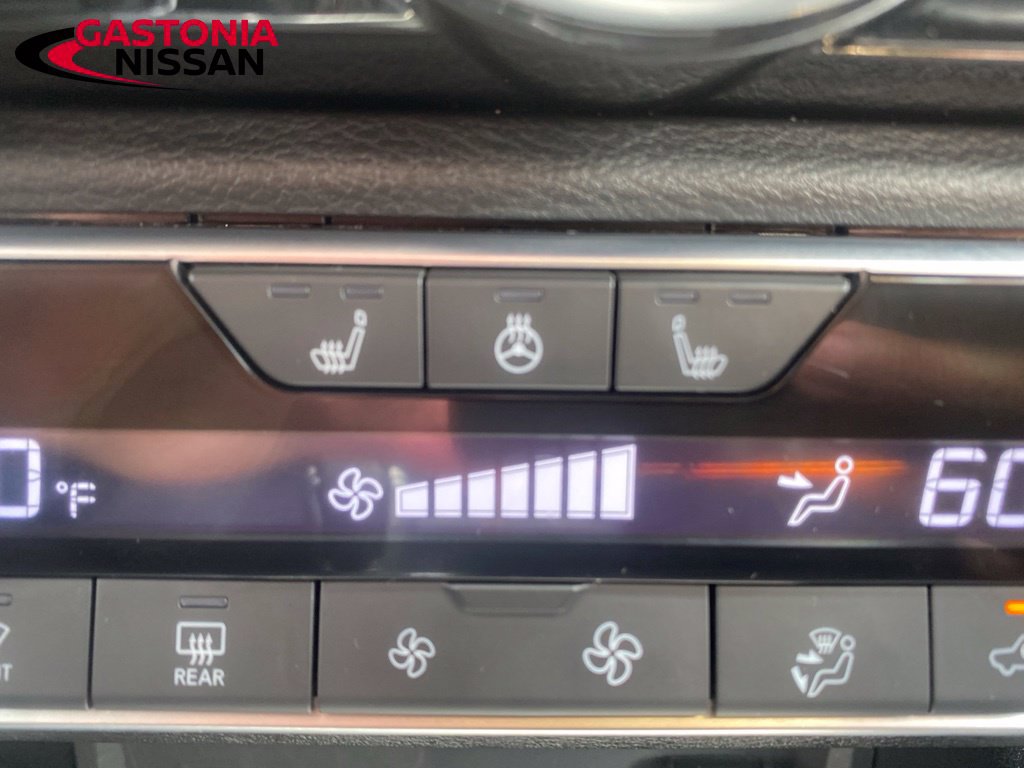 Used 2025 Nissan Sentra SR w/ SR Premium Package FWD image 34