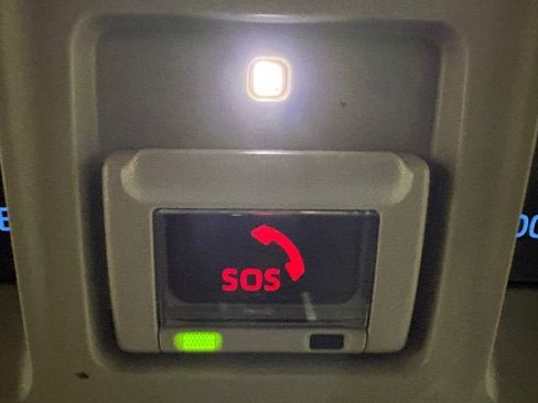 Used 2020 Toyota Highlander XLE image 23