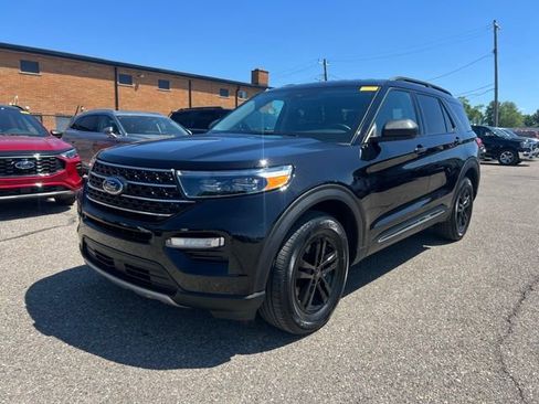 Certified 2024 Ford Explorer XLT w/ Equipment Group 202A AWD/4WD image 27