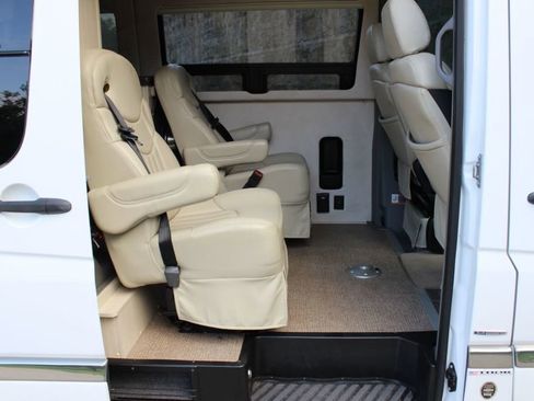 Used 2013 Mercedes-Benz Sprinter 3500 image 25