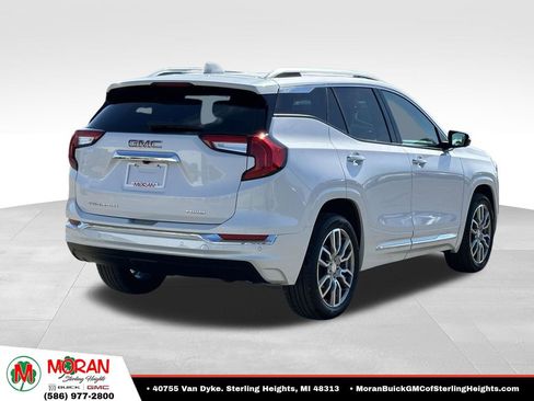 Certified 2024 GMC Terrain Denali w/ Denali Premium Package AWD/4WD image 4