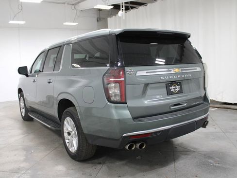 Used 2023 Chevrolet Suburban Premier image 7