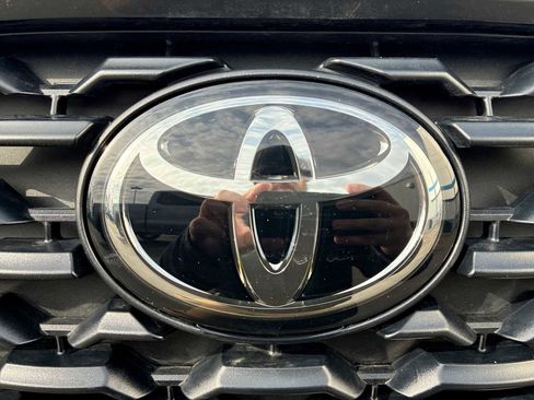 Used 2023 Toyota Corolla Cross LE image 30