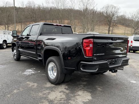 Used 2024 Chevrolet Silverado 3500 High Country w/ High Country Premium Package image 7