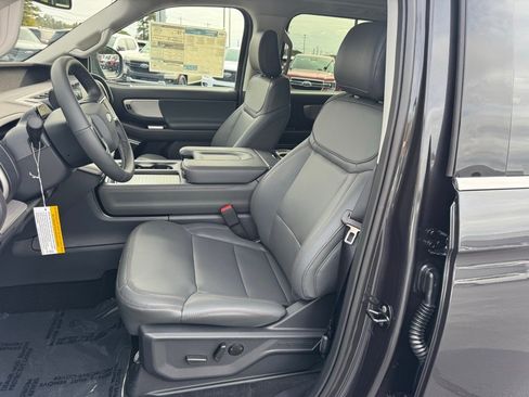 New 2025 Ford Expedition Active image 20