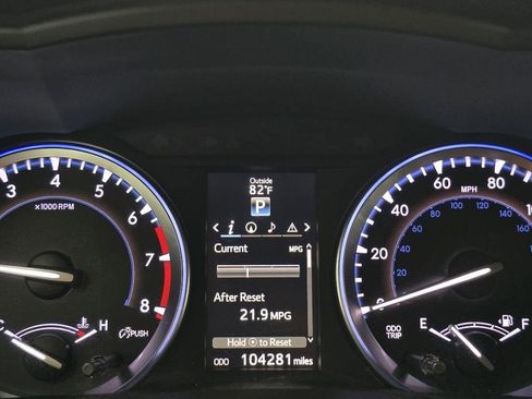 Used 2016 Toyota Highlander XLE FWD image 24