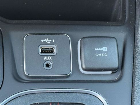 Used 2022 Jeep Cherokee Trailhawk AWD/4WD image 7