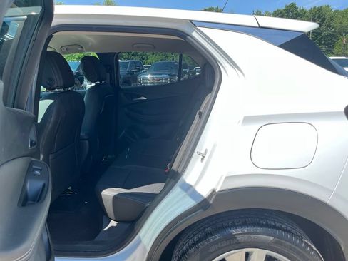 Used 2024 Buick Encore GX Preferred w/ Comfort Package FWD image 27