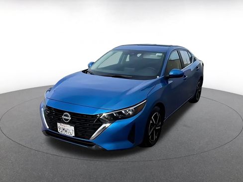 Used 2025 Nissan Sentra SV FWD image 7