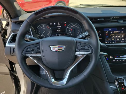 Certified 2025 Cadillac XT6 Premium Luxury w/ Platinum Package image 34