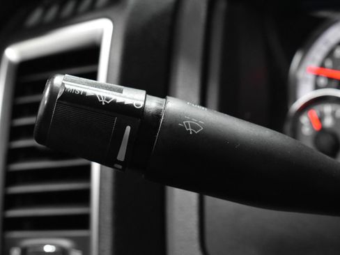 Used 2017 RAM 1500 Classic SLT image 11