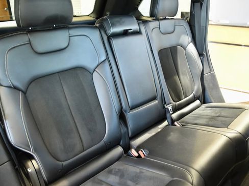 Used 2023 Jeep Grand Cherokee Altitude AWD/4WD image 23