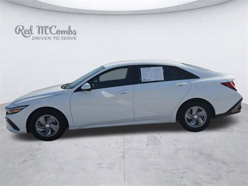 Certified 2024 Hyundai Elantra SE FWD image 2