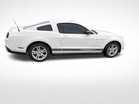 Used 2010 Ford Mustang Coupe image 6