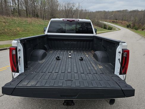 Used 2025 GMC Sierra 3500 Denali Ultimate AWD/4WD image 10