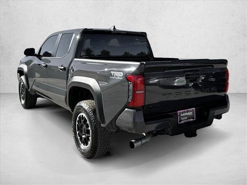 Certified 2025 Toyota Tacoma TRD Off-Road image 5