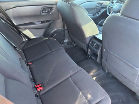 Used 2025 Nissan Rogue S image 15