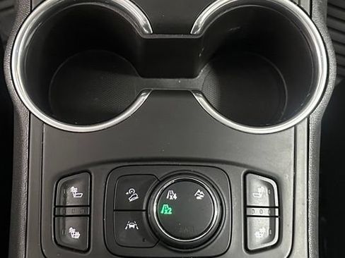 Used 2022 GMC Terrain SLT AWD/4WD image 17