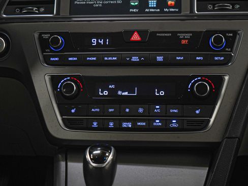 Used 2017 Hyundai Sonata Plug-In Hybrid FWD image 16