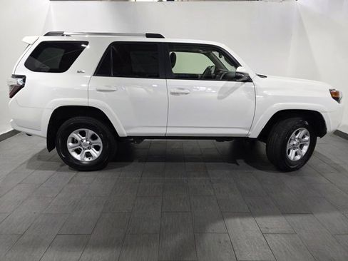 Used 2020 Toyota 4Runner SR5 Premium image 6