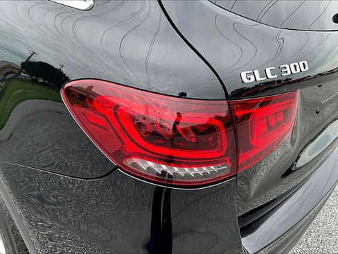 Used 2022 Mercedes-Benz GLC 300 w/ Premium Package Lite image 23