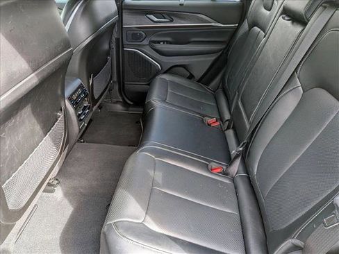 Used 2023 Jeep Grand Cherokee Overland w/ Adv Protech Group III AWD/4WD image 21