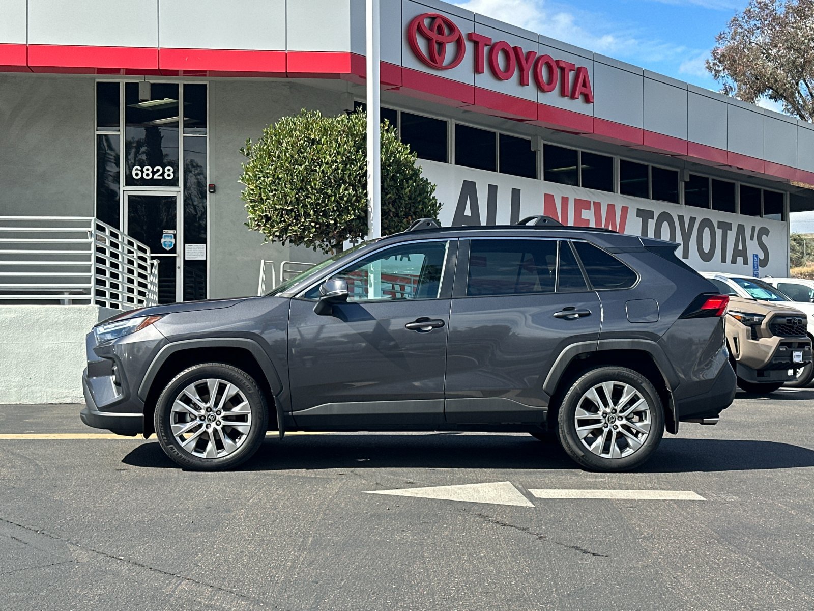 Used 2024 Toyota RAV4 XLE Premium FWD image 2