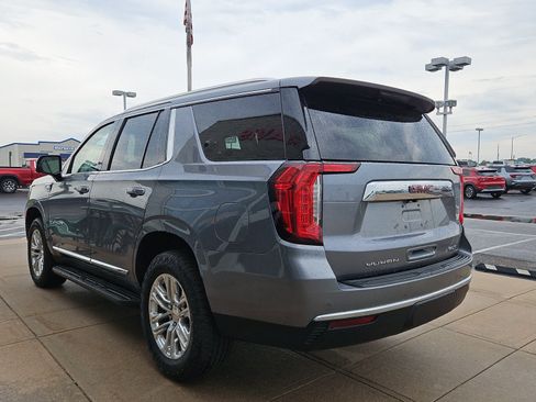 Used 2021 GMC Yukon SLT w/ SLT Premium Package RWD image 3