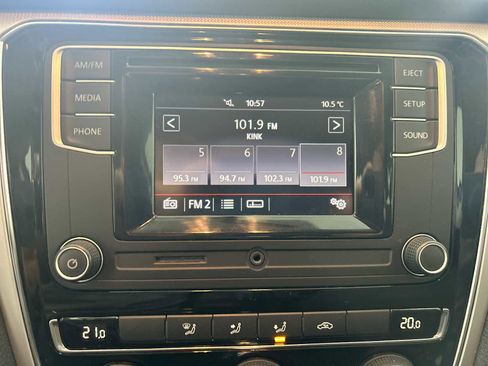 Used 2016 Volkswagen Passat 1.8T image 12