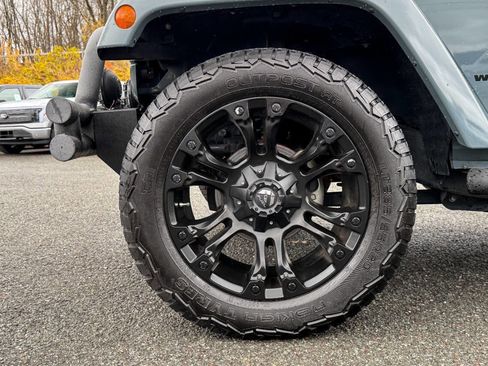 Used 2015 Jeep Wrangler Unlimited Sahara w/ Connectivity Group image 26