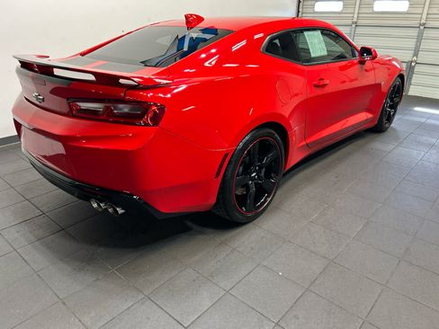 Used 2016 Chevrolet Camaro SS RWD image 3
