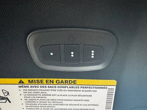 Certified 2023 Chrysler Pacifica Limited w/ Uconnect Theater Family Group FWD image 24