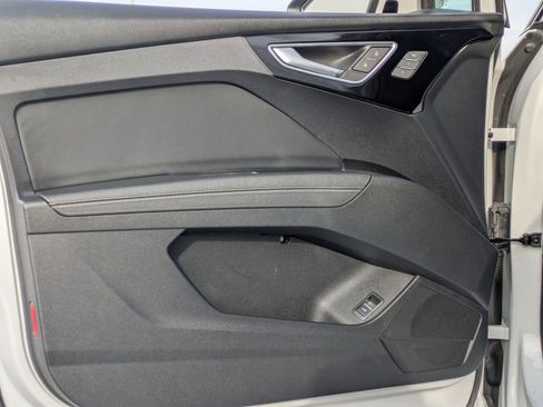 Used 2024 Audi Q4 e-tron Premium Plus image 16