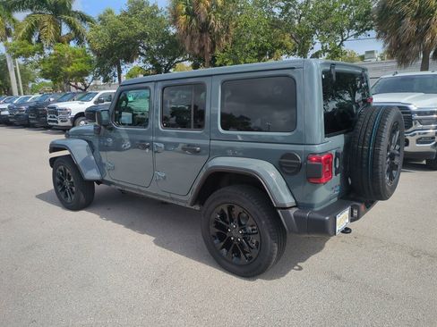 Used 2025 Jeep Wrangler Unlimited Sahara w/ Safety Group AWD/4WD image 8