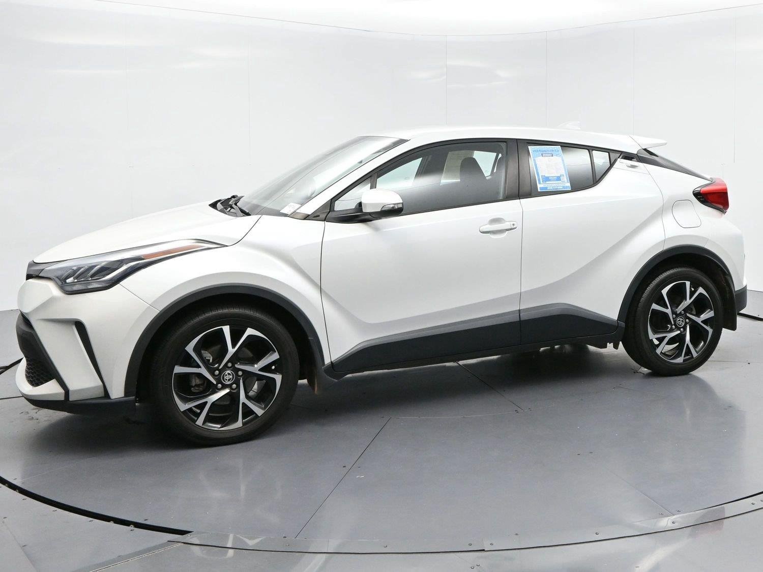 Used 2022 Toyota C-HR XLE FWD image 4