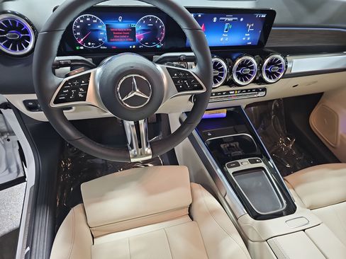 New 2026 Mercedes-Benz GLB 250 GLB 250 image 17