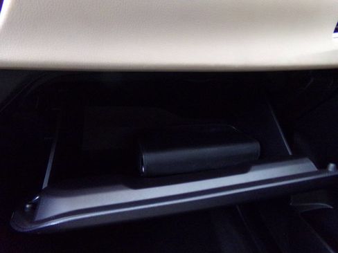 Used 2015 Toyota Corolla LE image 21