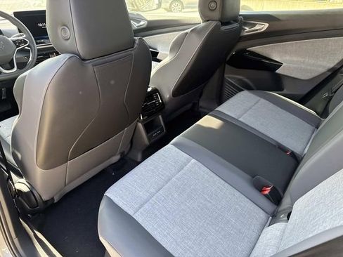 New 2025 Volkswagen ID.4 Pro image 9