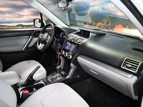 Used 2018 Subaru Forester 2.5i Premium image 46