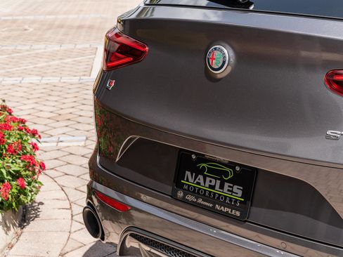 Used 2023 Alfa Romeo Stelvio Veloce image 8