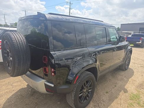 Used 2025 Land Rover Defender 110 S image 3