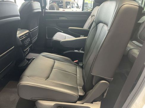 Used 2026 Jeep Grand Wagoneer 2WD w/ Premium Group I image 9