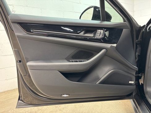 Used 2024 Porsche Panamera 4 image 24