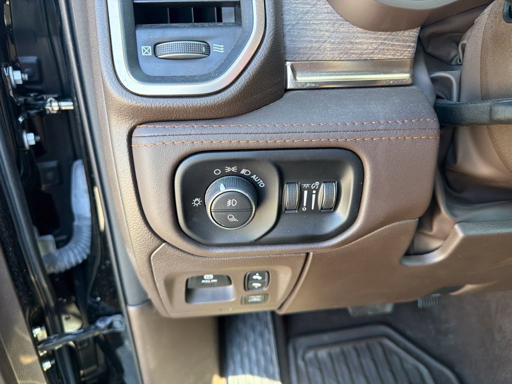 Used 2025 RAM 1500 Limited AWD/4WD image 24