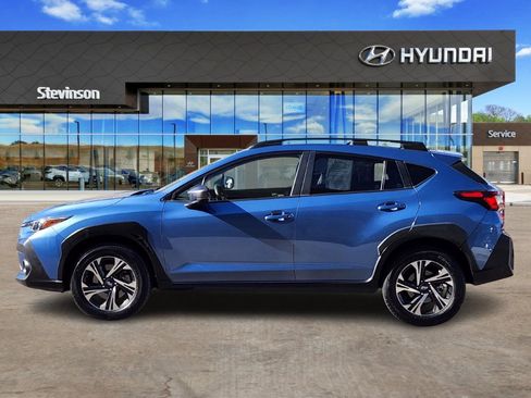 Used 2024 Subaru Crosstrek 2.0i Premium image 2