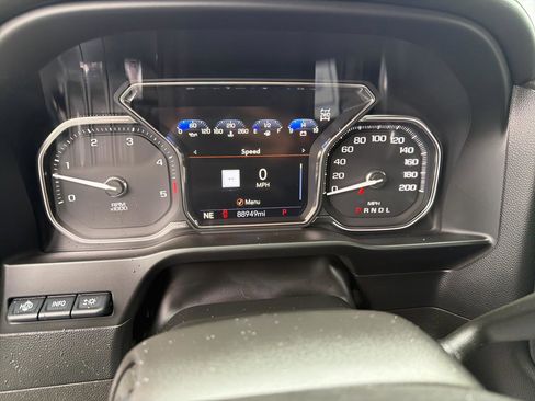 Used 2022 GMC Sierra 2500 Denali w/ Denali Black Diamond Edition AWD/4WD image 9