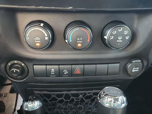 Used 2016 Jeep Wrangler Unlimited Sport w/ Quick Order Package 24S AWD/4WD image 17